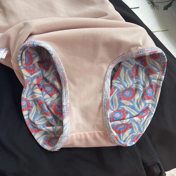 Beachingo one piece swimsuit - girls size 2 - Picture 9 of 10